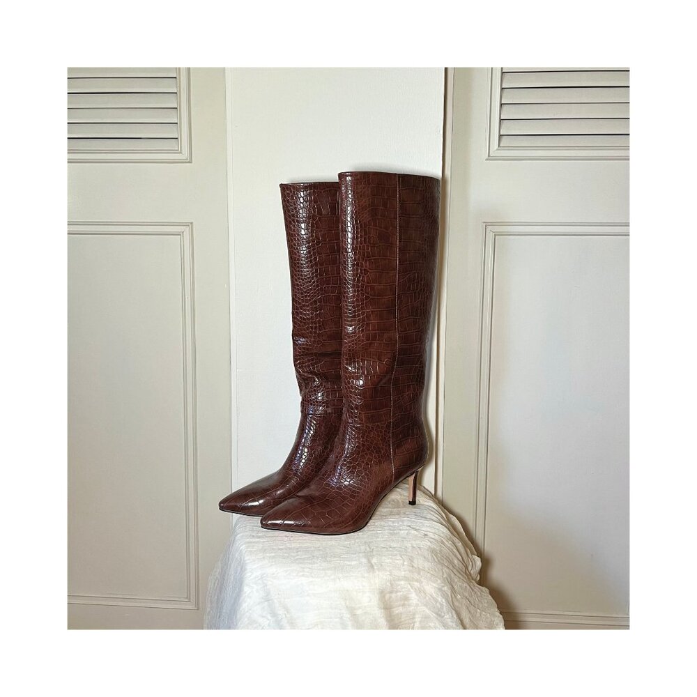 wetkiss Womens Knee High Boots with Kitten Heel and Pointed Toe Design - Size 10